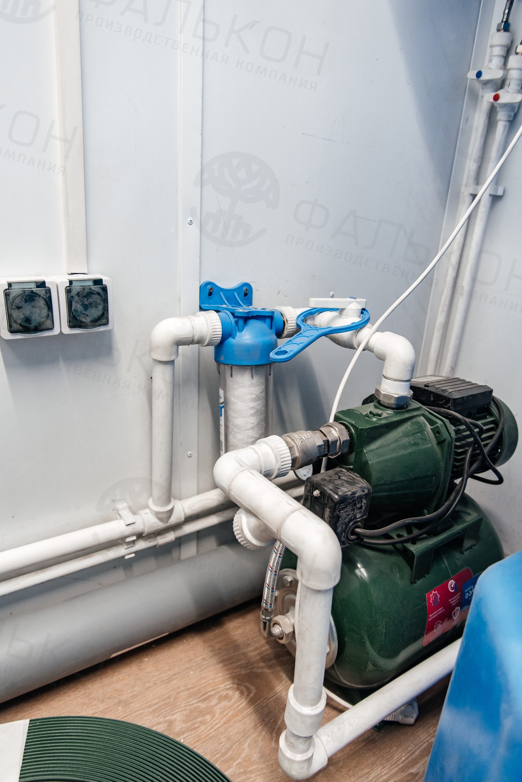 Сантехнический модуль (блок-контейнер) для 3 человек