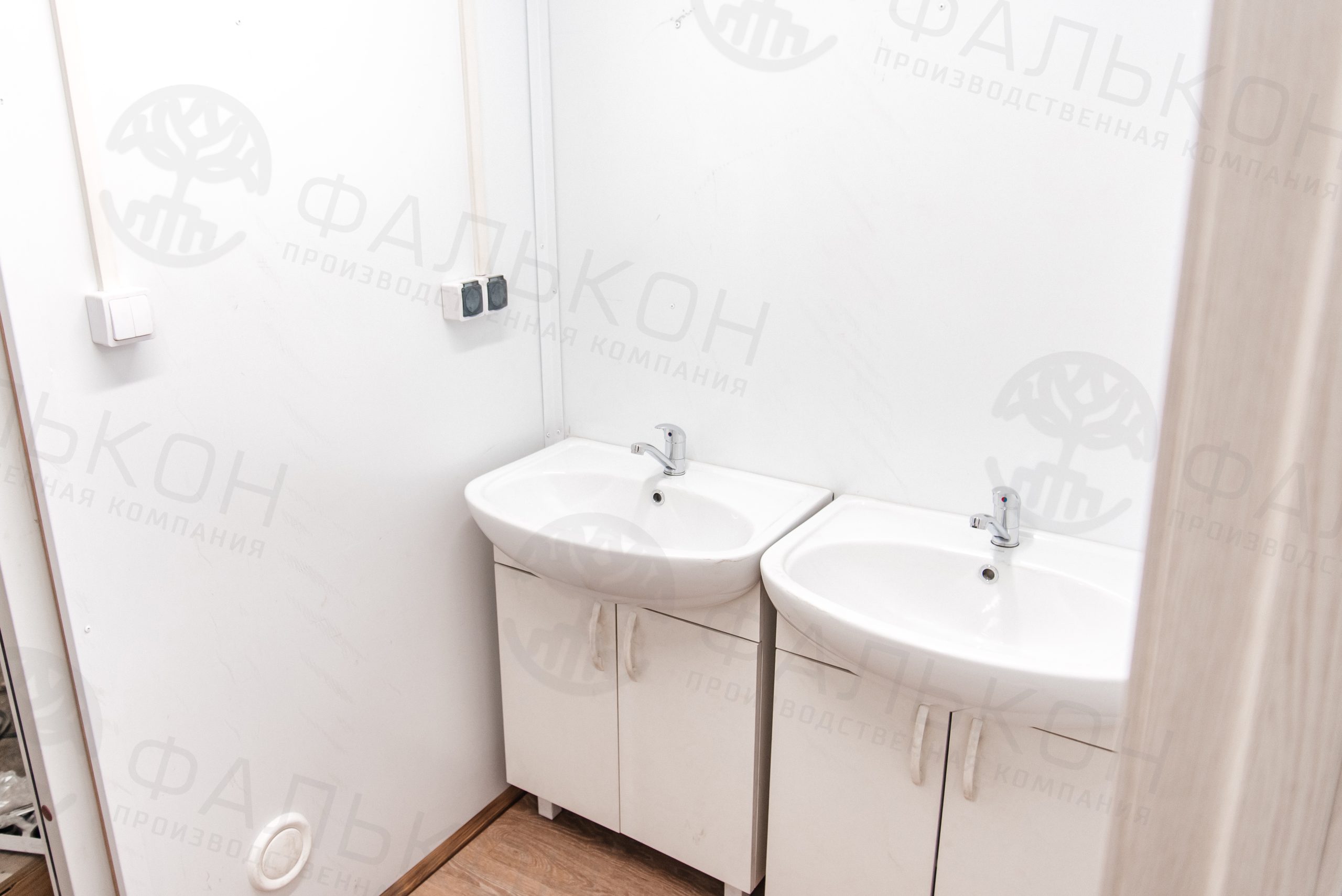 Сантехнический модуль (блок-контейнер) для 3 человек