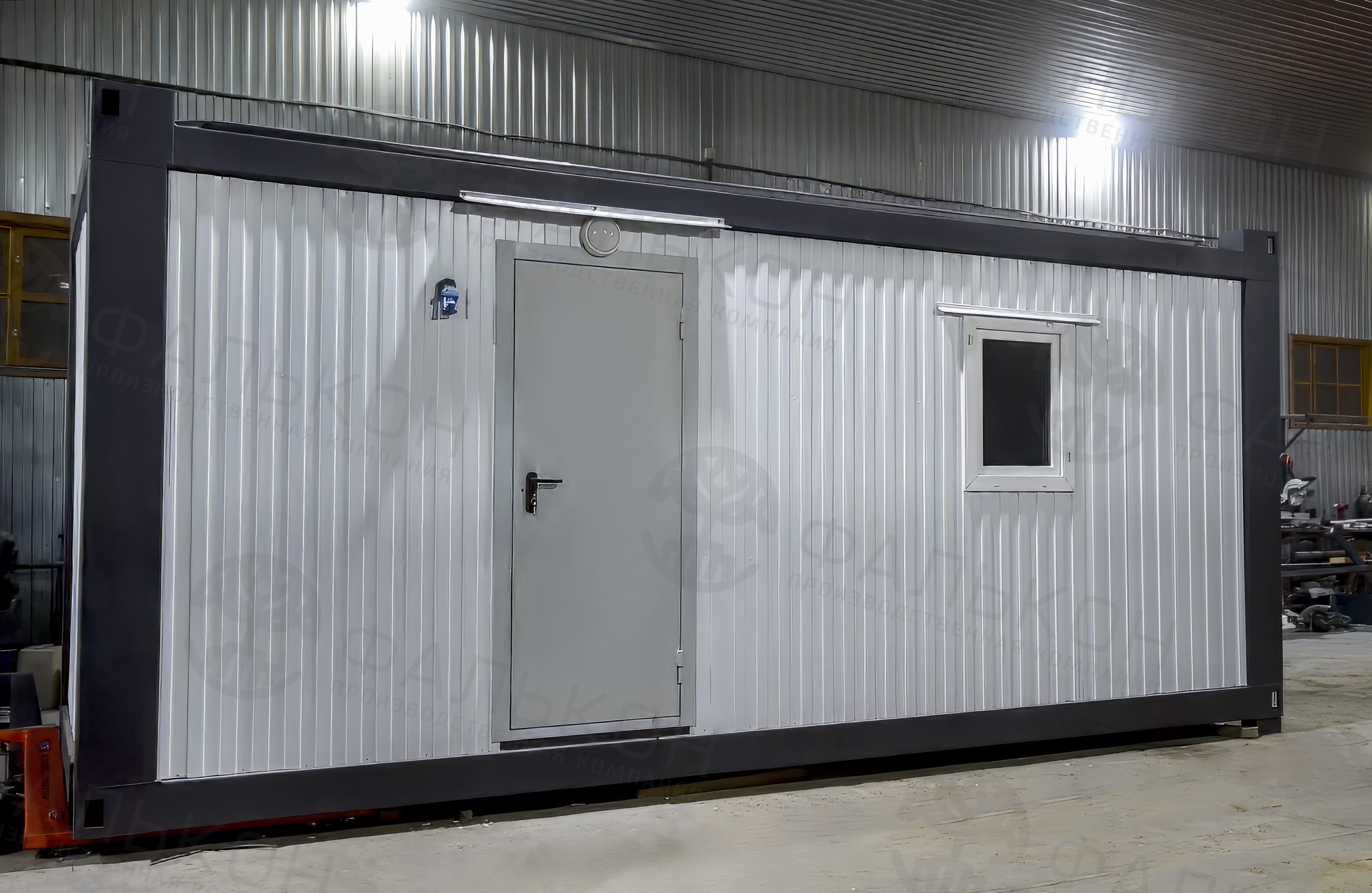 Душевой модуль (блок-контейнер) 4 душевых.