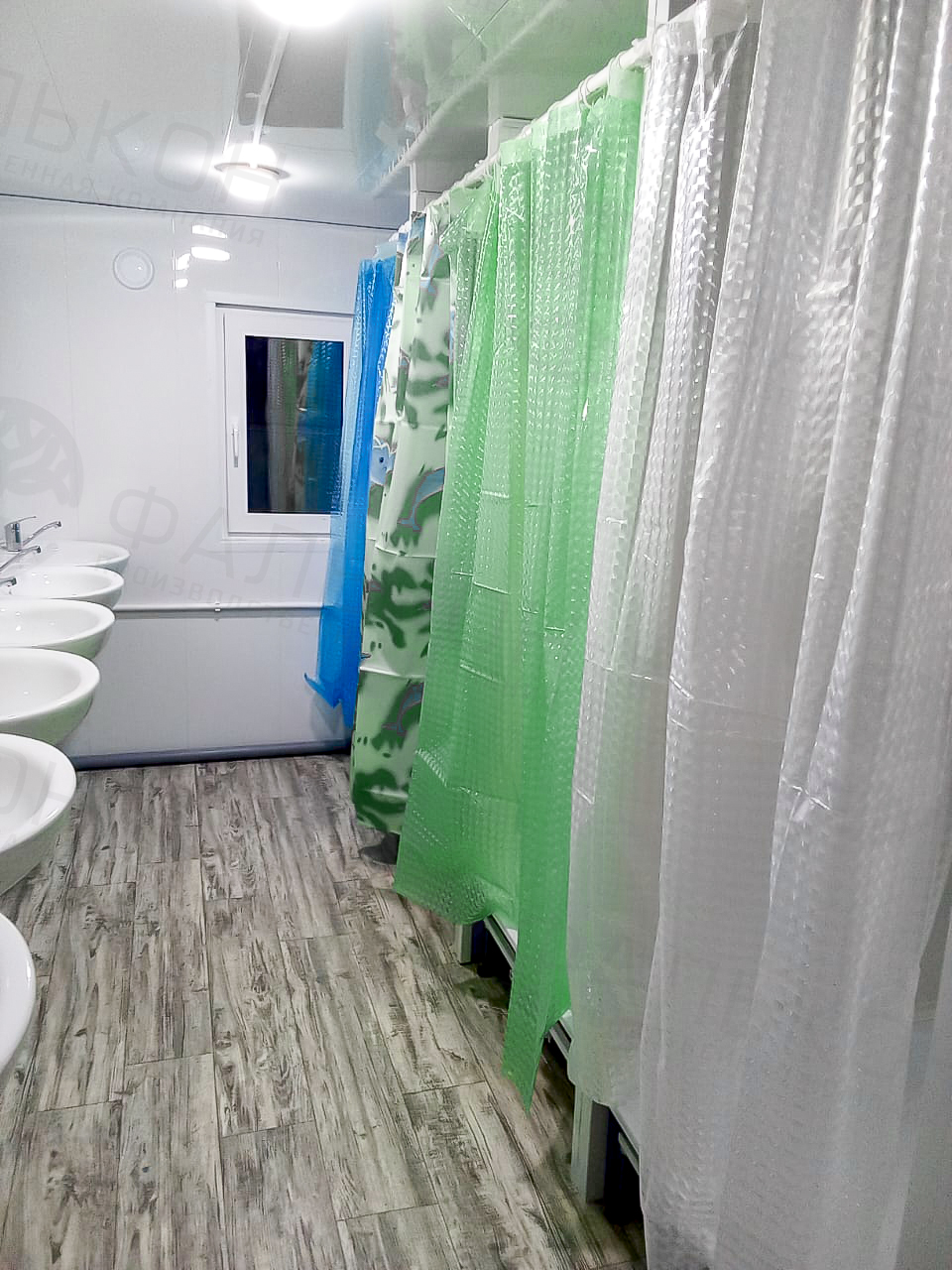 Душевой модуль (блок-контейнер) 4 душевых+6 раковин.