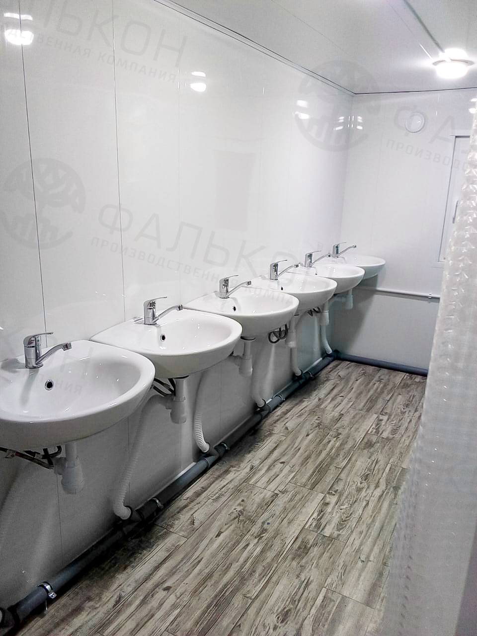 Душевой модуль (блок-контейнер) 4 душевых+6 раковин.