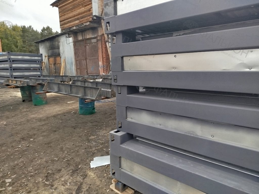 Боковой вид упакованных элементов. Фото показывает исполнение деталей, но не подтверждает расчётные нагрузки.